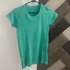 Swiftly Tech short sleeve size 8